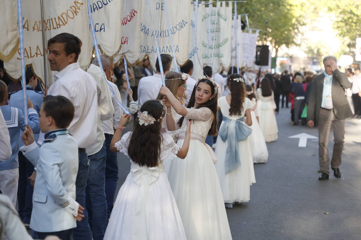 30 años de María Auxiliadora a hombros por las calles de Salamanca