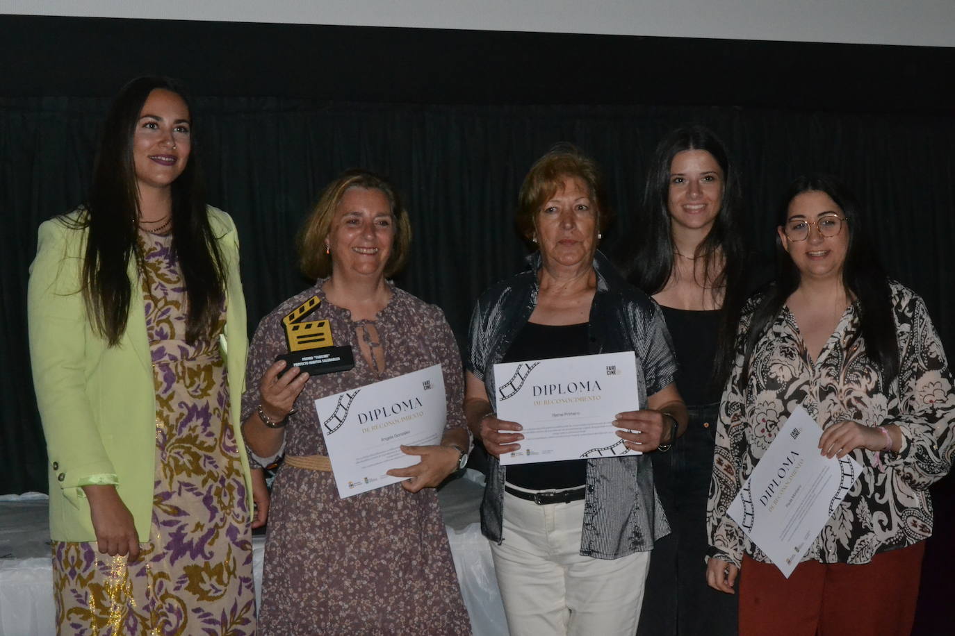 Jóvenes y mayores muestran su talento creativo gracias a Faricine