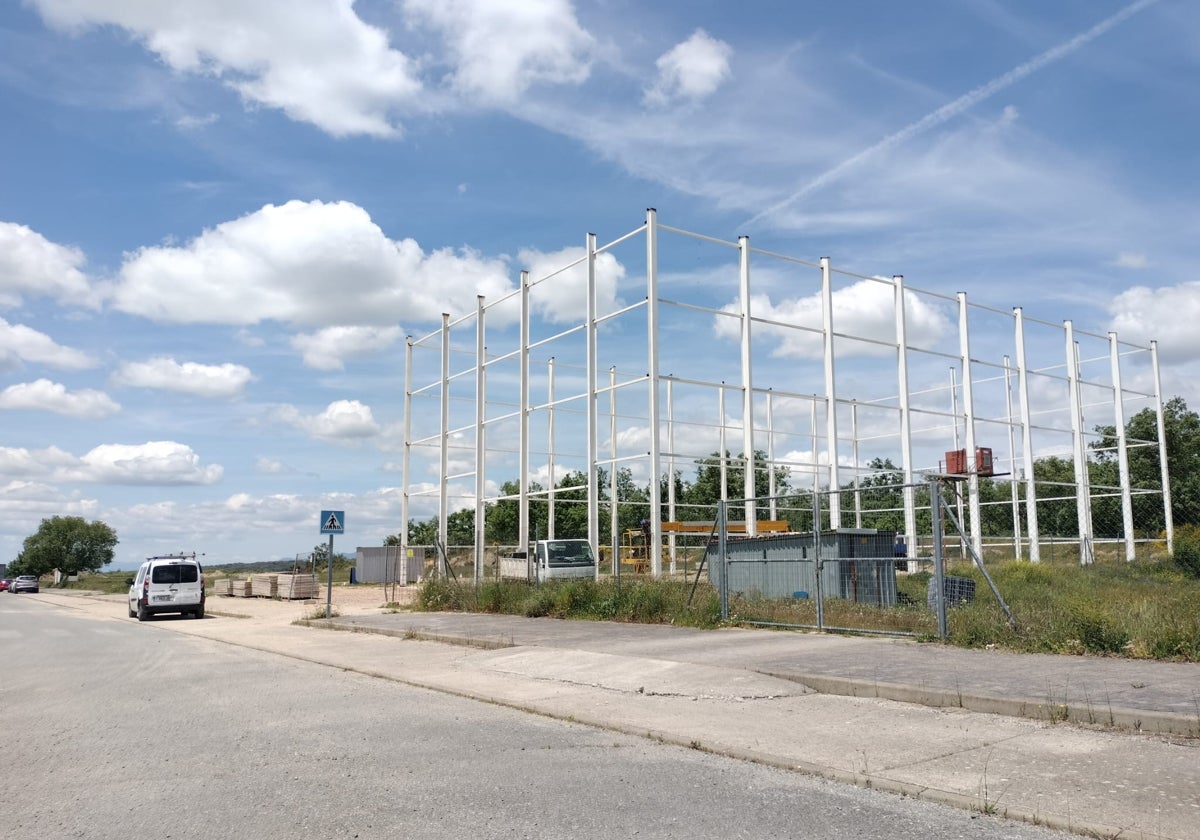 Obras de una de las empresas que ha apostado por instalarse en el polígono de Béjar.
