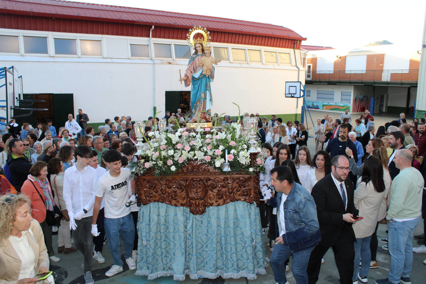 Béjar se vuelca con María Auxiliadora