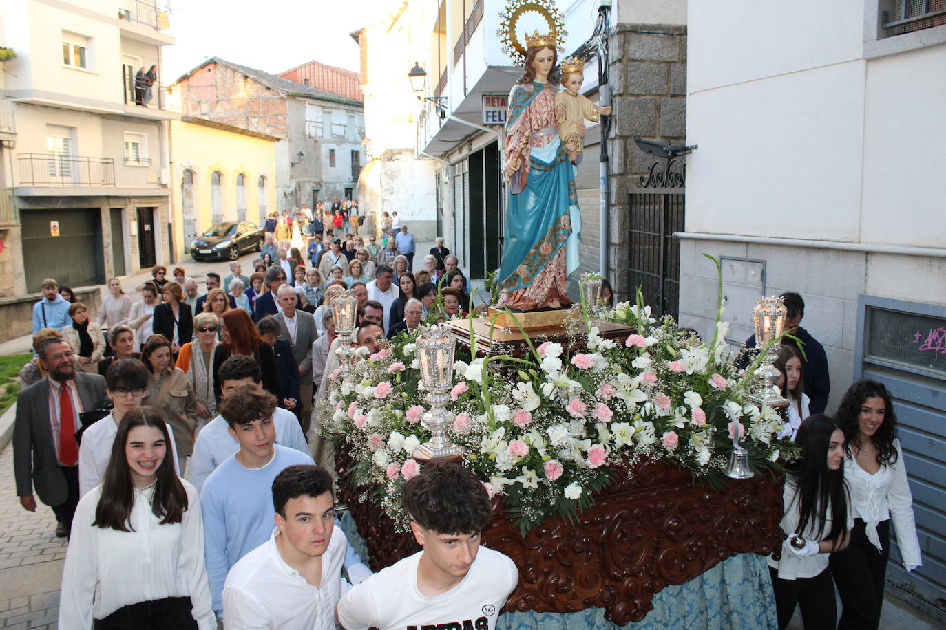 Béjar se vuelca con María Auxiliadora