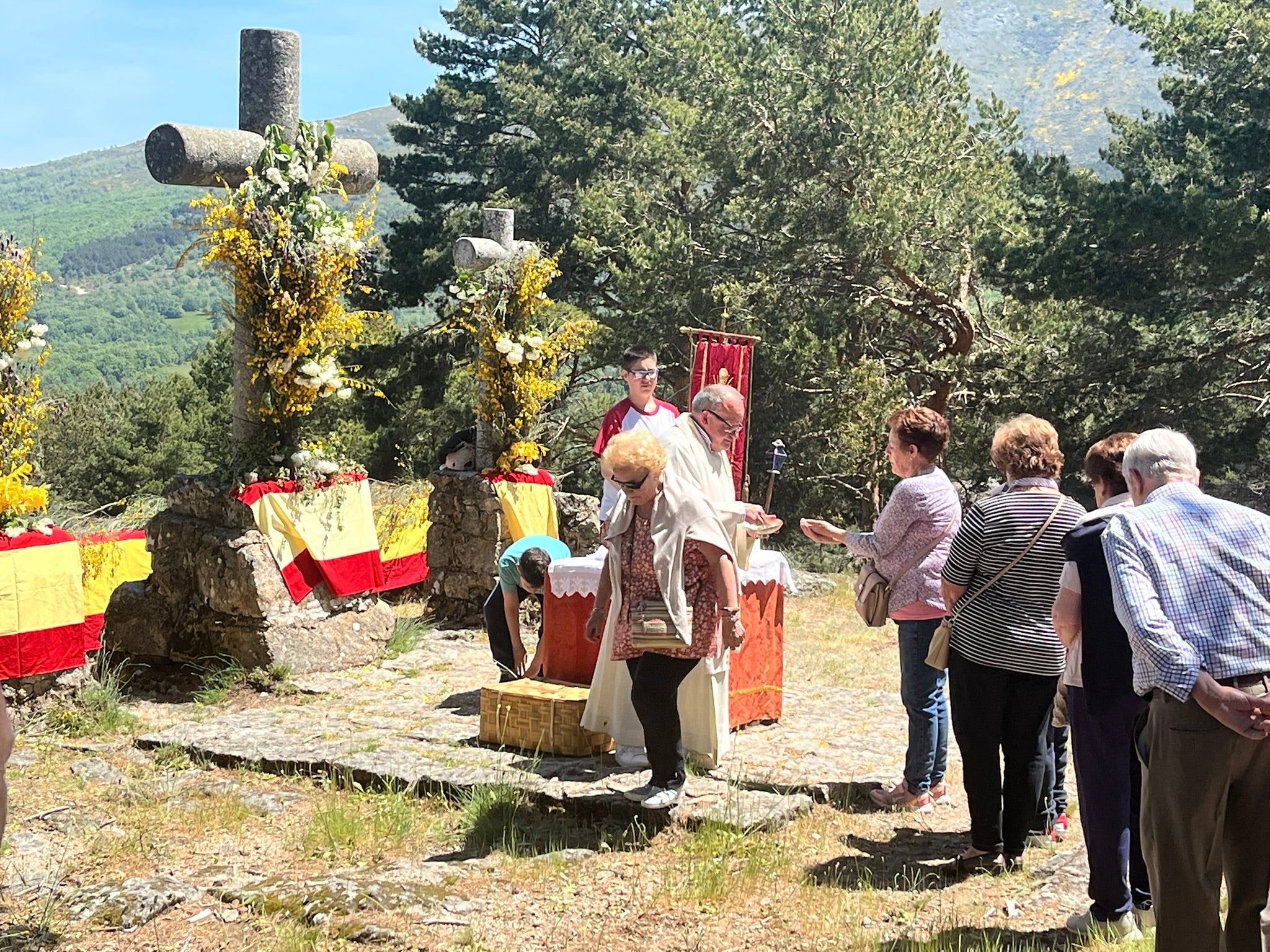 Candelario revive la tradición de la Cruz del Herrerito