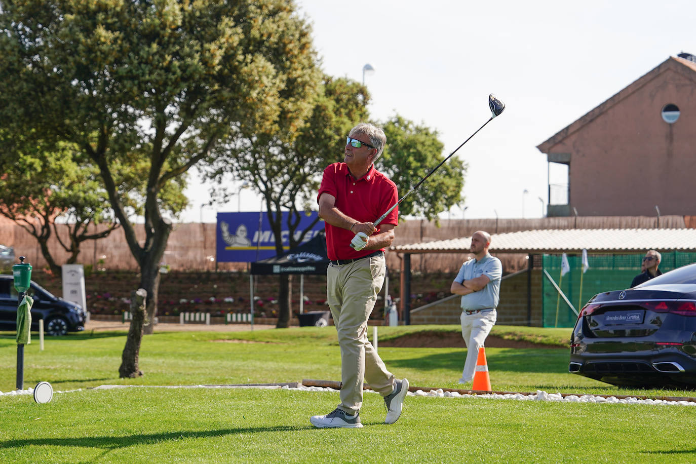 Profesionales y aficionados se lucen en La Valmuza Golf