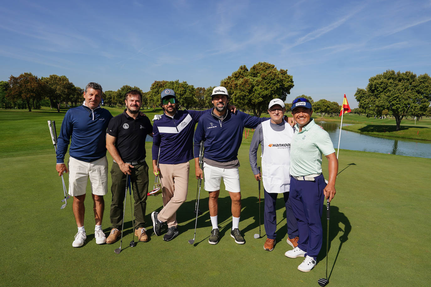 Profesionales y aficionados se lucen en La Valmuza Golf