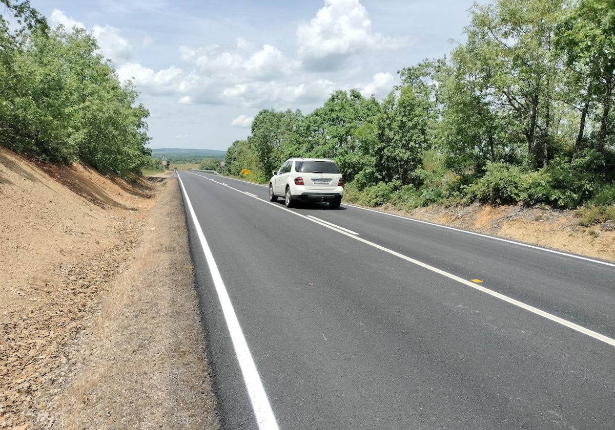 Mejora del firme en la carretera SA-212 entre Endrinal y Linares de Riofrío