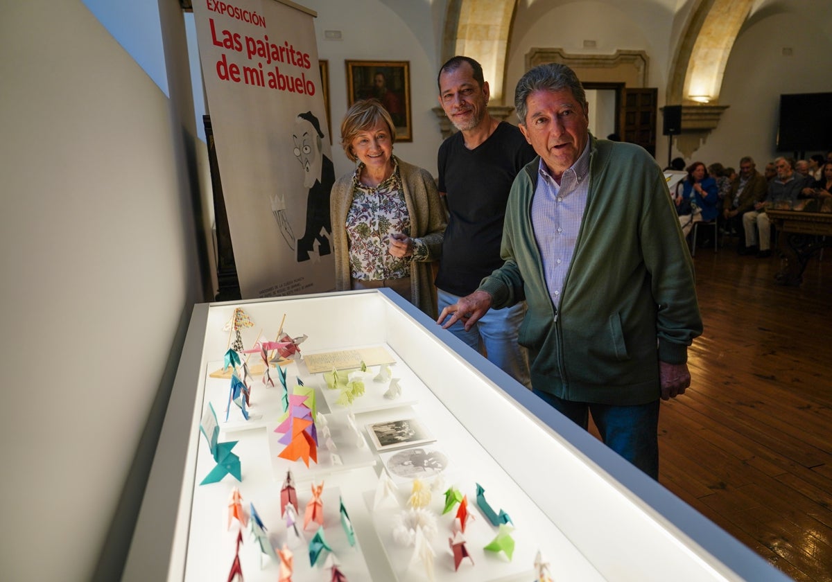 Inauguración de la exposición 'Las pajaritas de mi abuelo'.