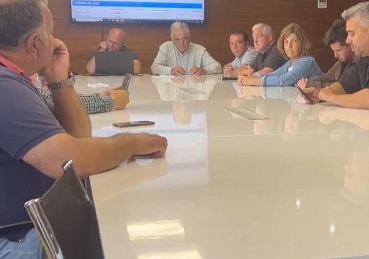 Plante en la Lonja: los tratantes se levantan de la mesa por añadir la cotización de ternero extra