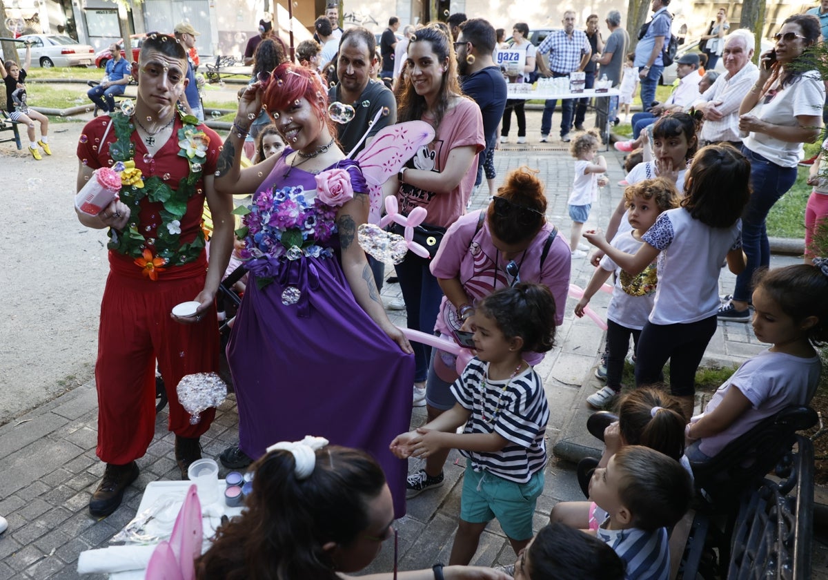 Vecinos durante la pasada edición de las fiestas.