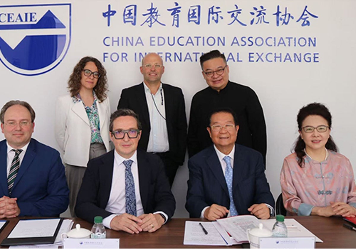 Nuevos acuerdos tras la visita del rector de la Universidad a China