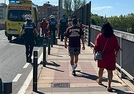 Otros usuarios de la vía en el lugar.