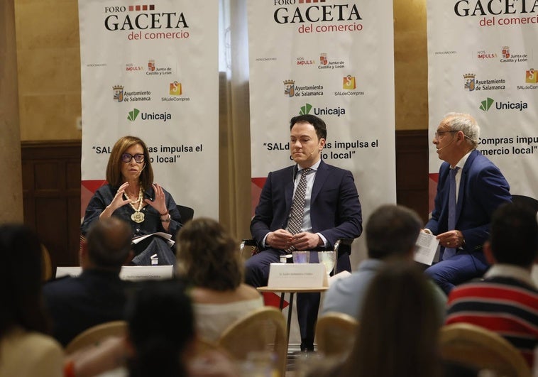 María Petit y Pedro Martínez durante sus ponencias en el Foro GACETA.