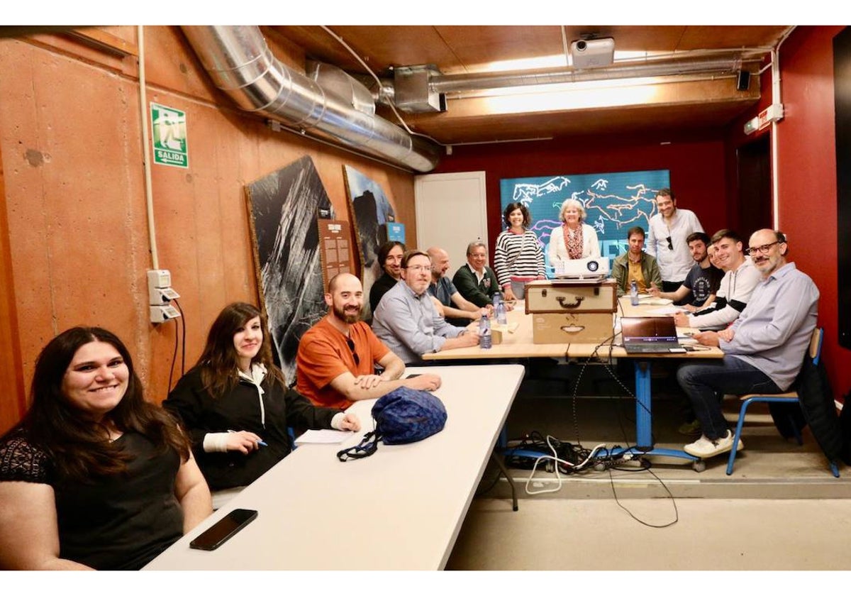 Momento de la charla del director de la fundación, Luis Ballesteros.