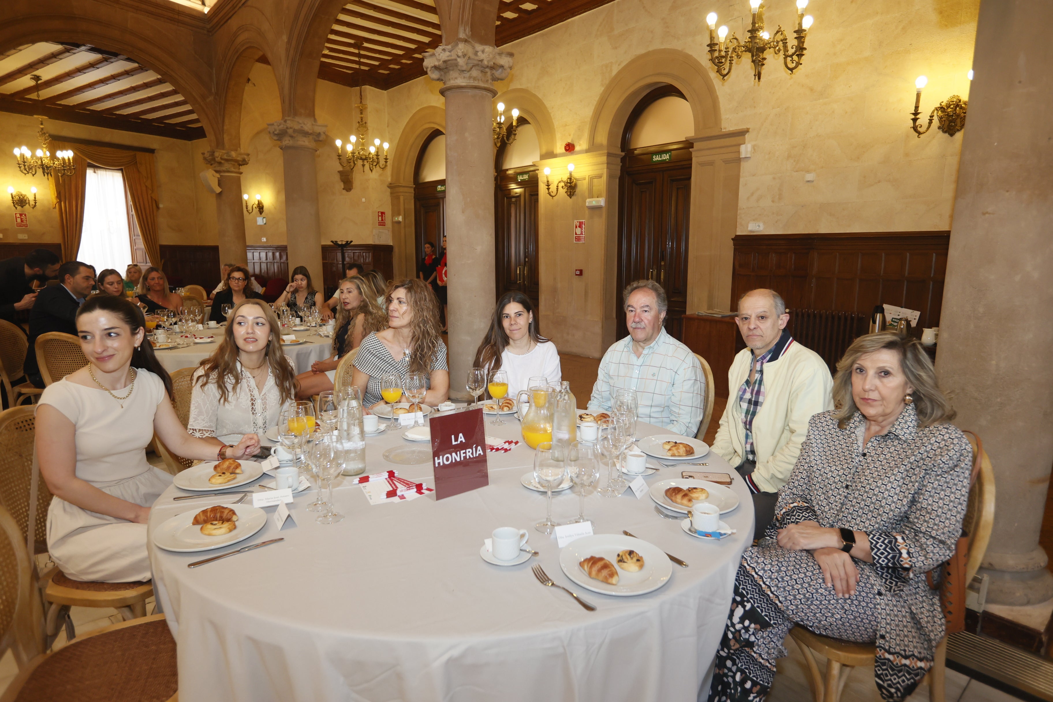 Magdalena Barrios (Inmoclip), Elisa Domínguez (Inmoclip), Ana García (LA GACETA), Angela Sanz (Clínica Dental Sanz), Javier Sanz (Gimnasio kata), José Antonio Sánchez (Calzados San-Bell) y María Hernández (MH. Azafatas).