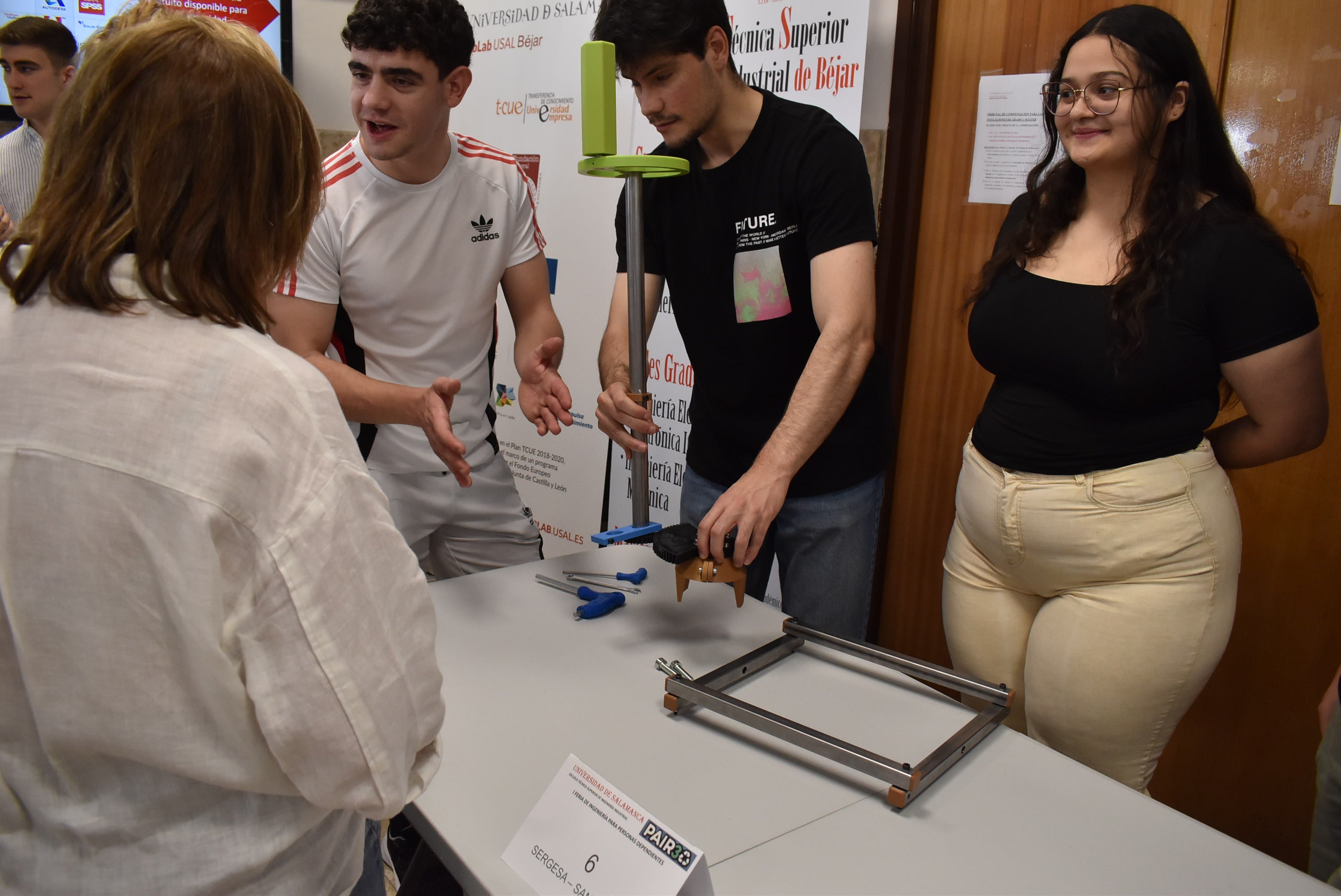 Béjar fomenta el carácter social de la ingeniería en la primera feria para personas dependientes