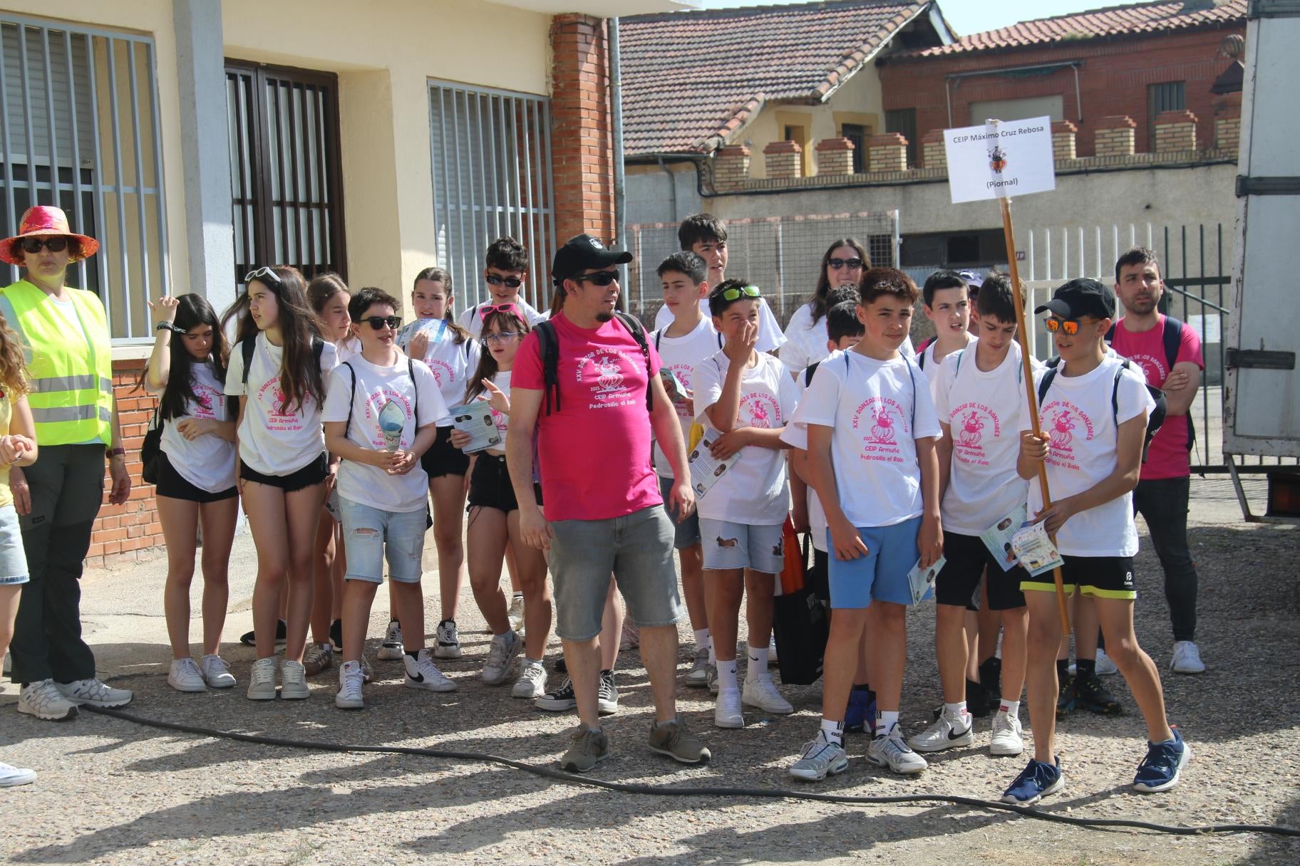 Un baile con mil niños para celebrar el XXV Danzar de los Danzares en Pedrosillo el Ralo
