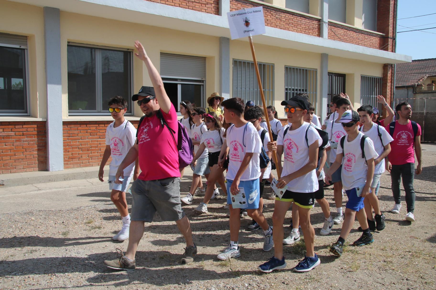 Un baile con mil niños para celebrar el XXV Danzar de los Danzares en Pedrosillo el Ralo