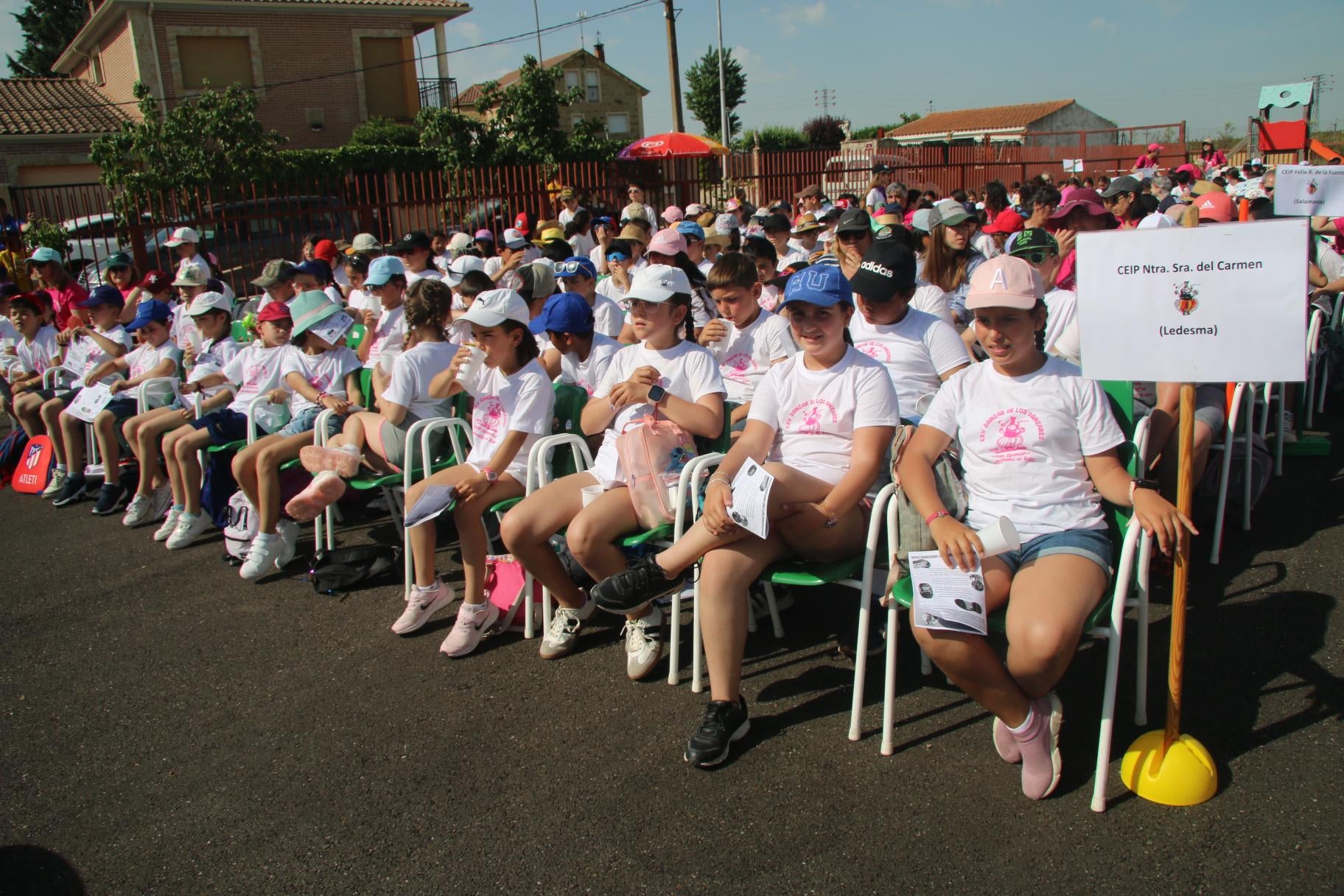 Un baile con mil niños para celebrar el XXV Danzar de los Danzares en Pedrosillo el Ralo