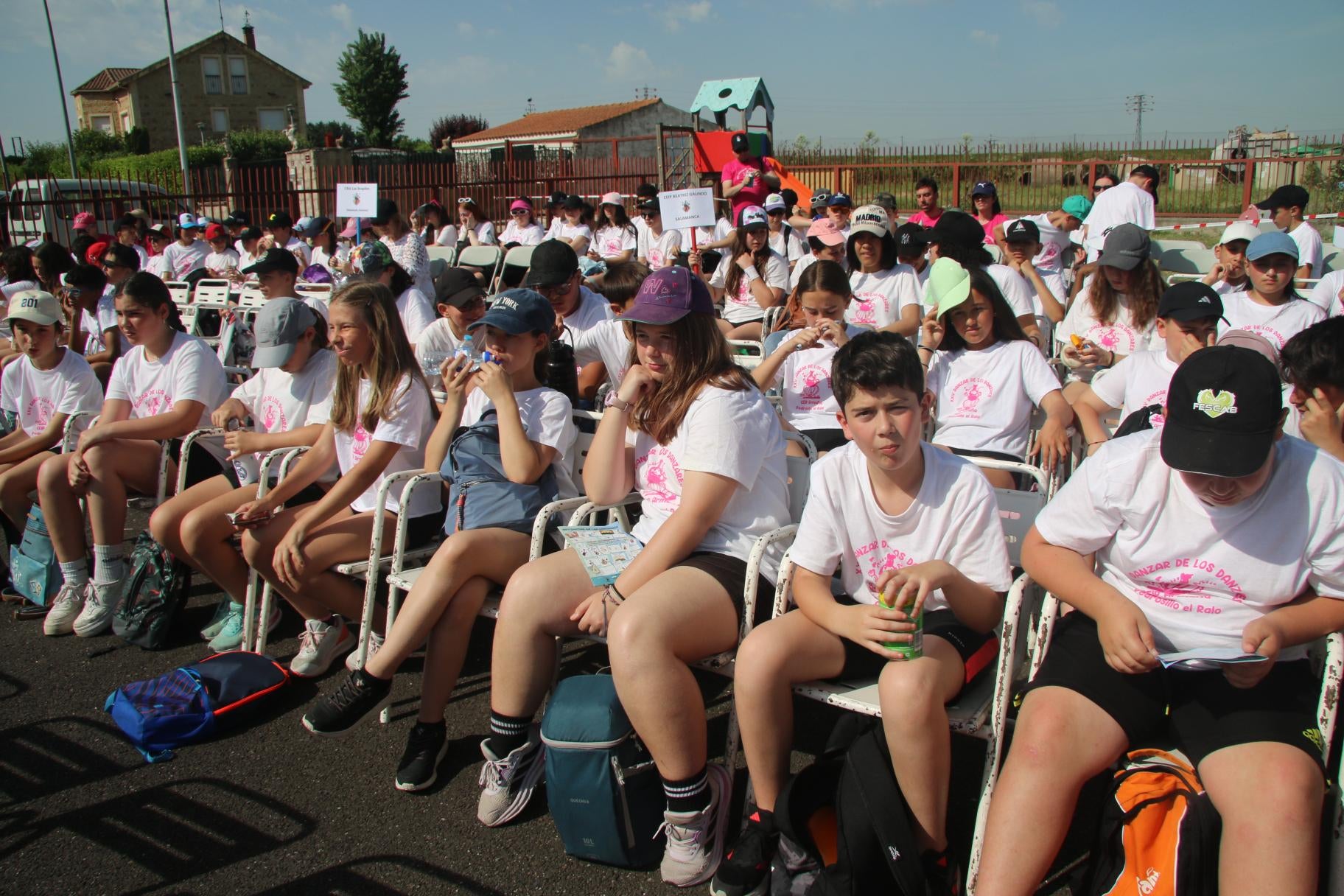 Un baile con mil niños para celebrar el XXV Danzar de los Danzares en Pedrosillo el Ralo