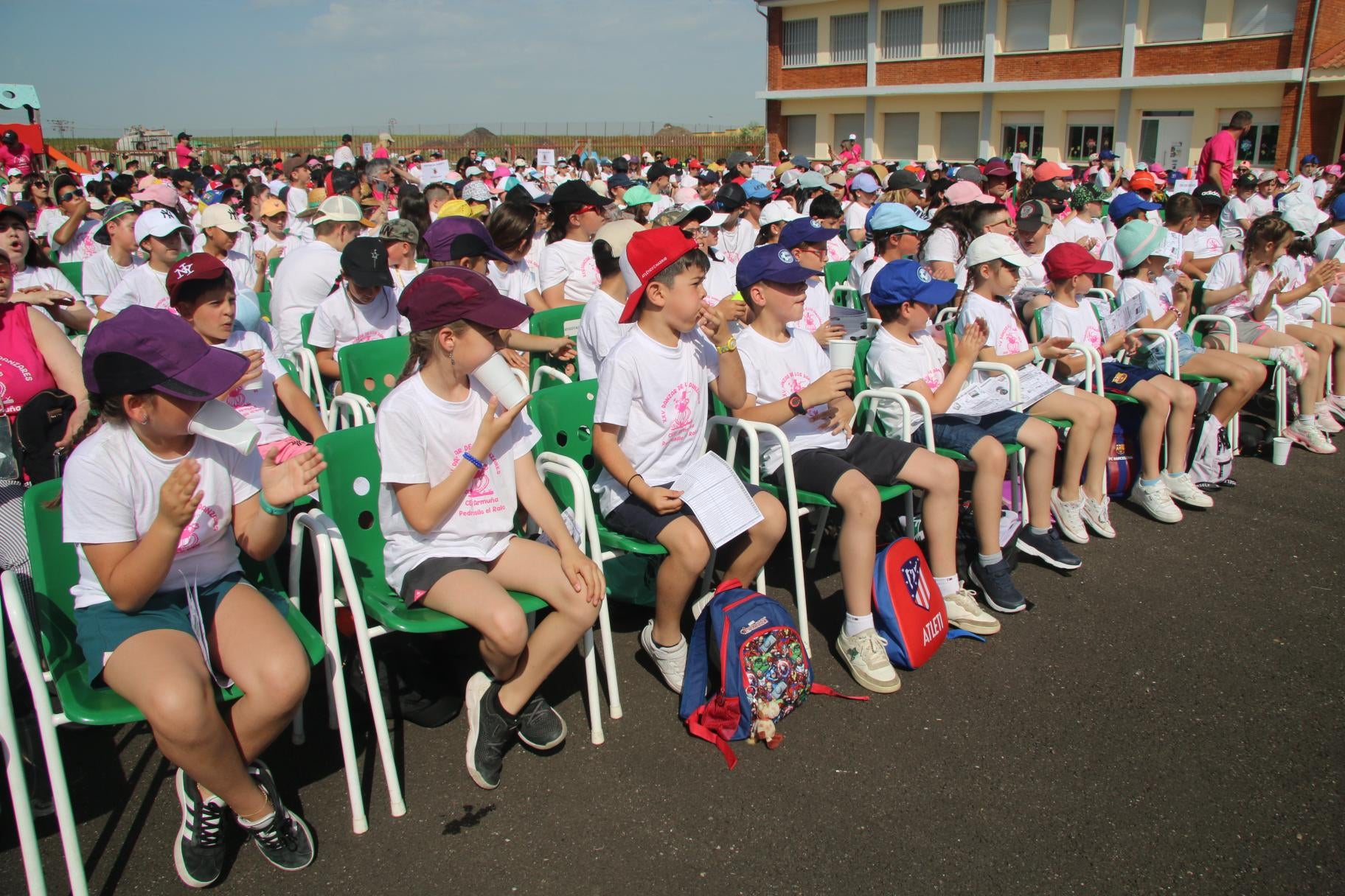 Un baile con mil niños para celebrar el XXV Danzar de los Danzares en Pedrosillo el Ralo