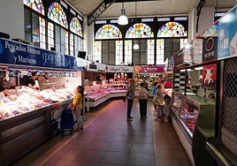 Imagen de uno de los pasillos del Mercado Central, más vacío que lo habitual.