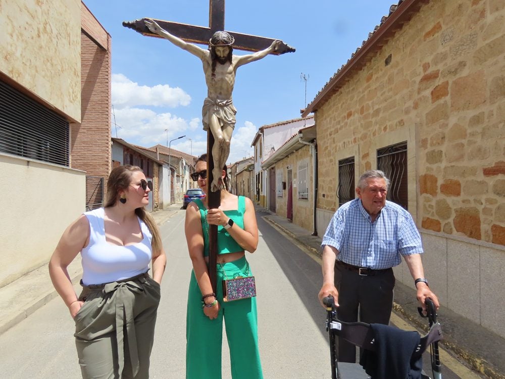Aldearrubia pide protección divina para sus niños