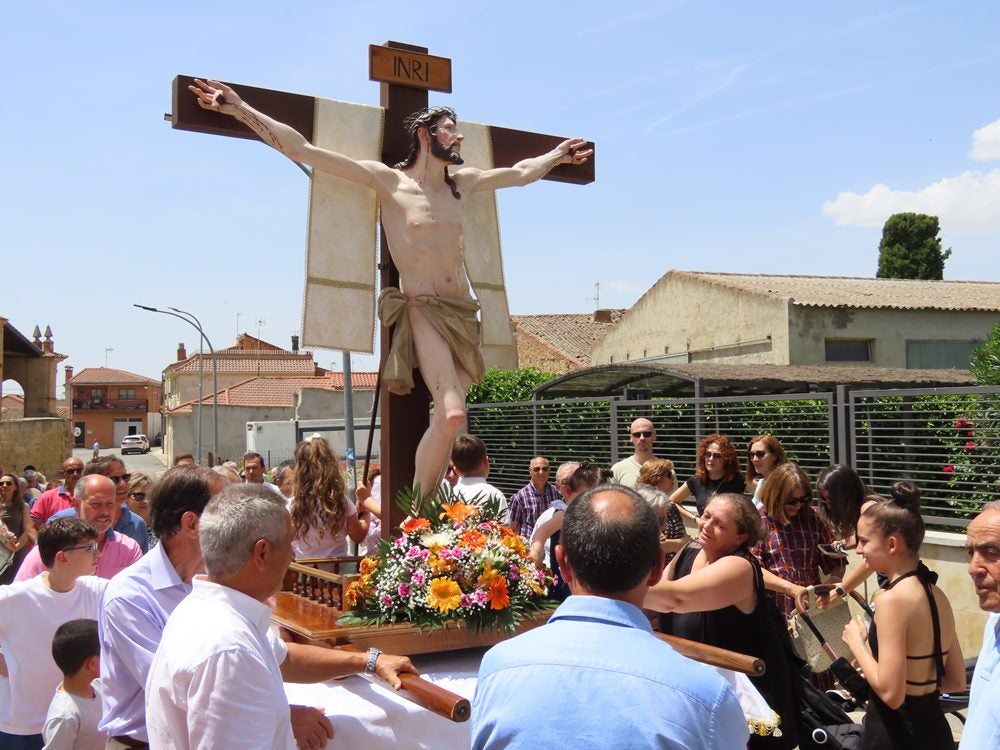 Aldearrubia pide protección divina para sus niños