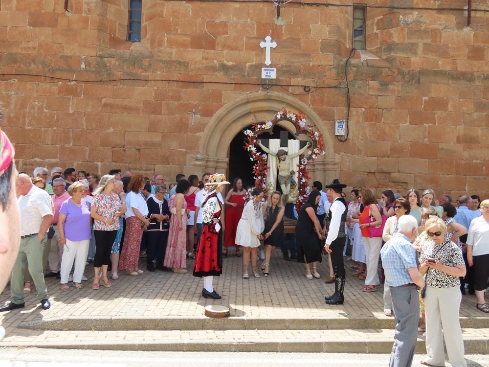 Culto al mimbre y al Santo Cristo en Villoruela