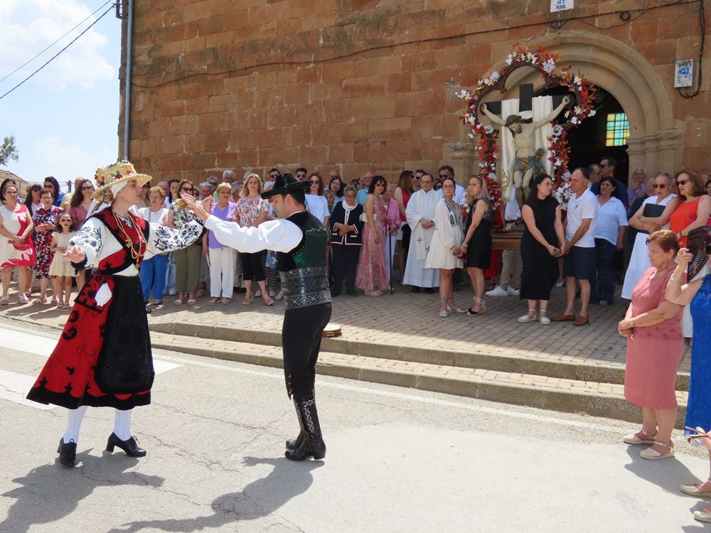 Culto al mimbre y al Santo Cristo en Villoruela