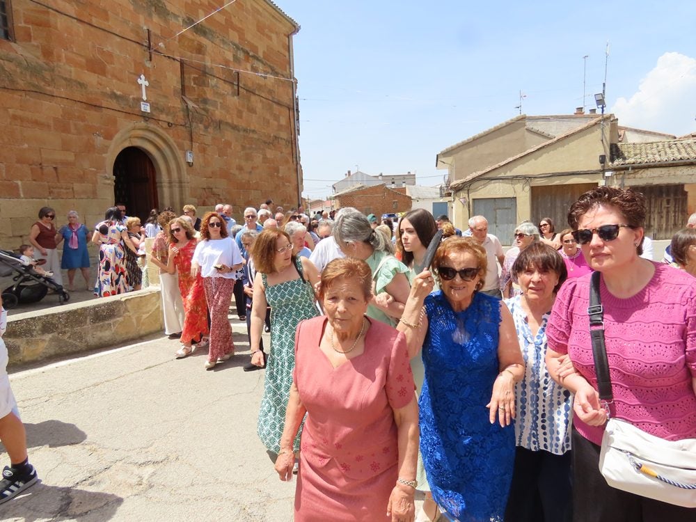Culto al mimbre y al Santo Cristo en Villoruela