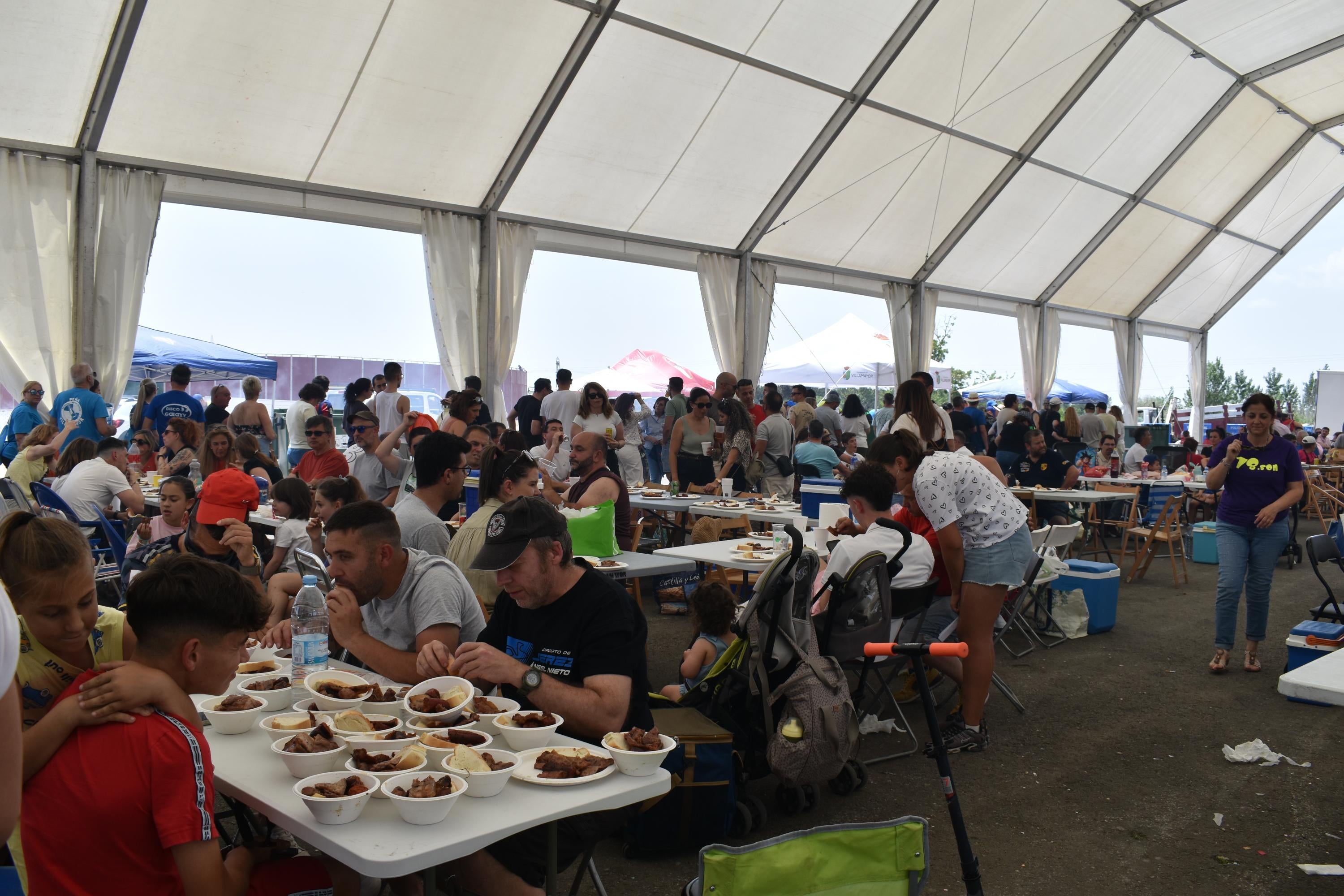 La localidad salmantina que ha repartido 600 kilos de carne gratis en sus fiestas