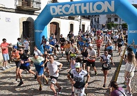 Imagen de los participantes en la segunda carrera del KM vertical hasta Rico Gordo en Candelario.