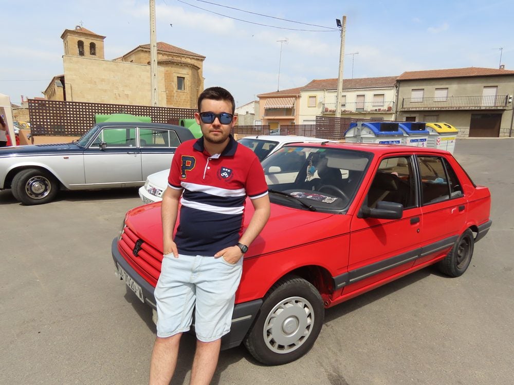 Exposición y ruta de coches clásicos en Aldearrubia: “Lo tengo desde los 18 años y ahora tengo 72”