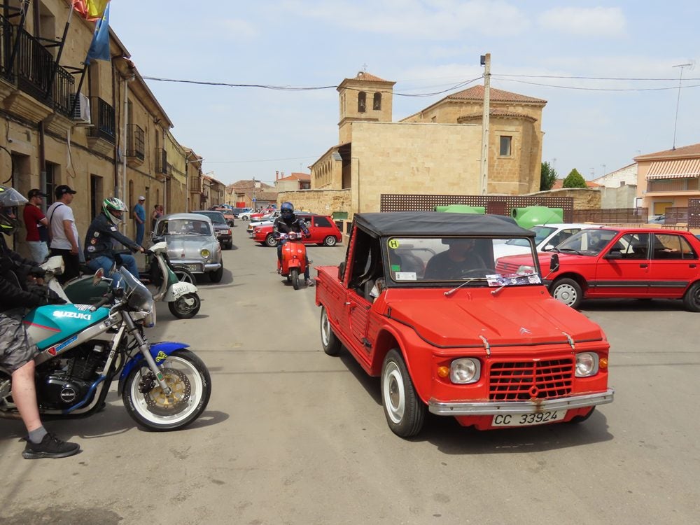 Exposición y ruta de coches clásicos en Aldearrubia: “Lo tengo desde los 18 años y ahora tengo 72”