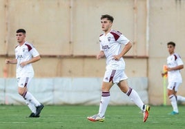 Álex Willy, en un choque en la cantera del Albacete.