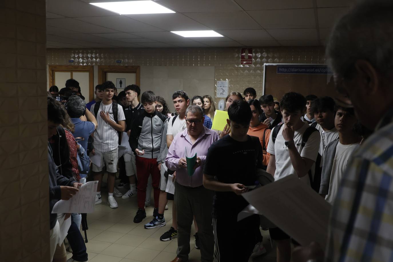 Arranca la PAU en Salamanca: 2.840 estudiantes matriculados en todo el distrito y una mezcla de nervios, ilusión y esfuerzo