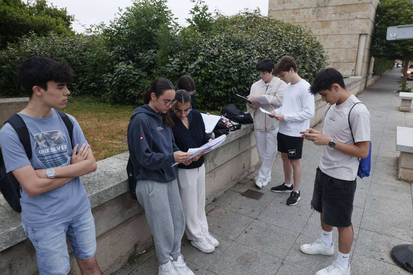 Arranca la PAU en Salamanca: 2.840 estudiantes matriculados en todo el distrito y una mezcla de nervios, ilusión y esfuerzo