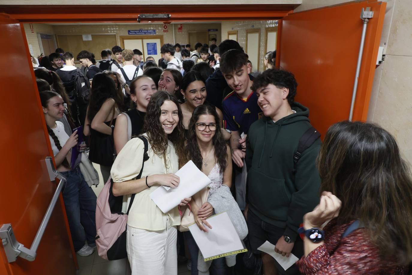 Arranca la PAU en Salamanca: 2.840 estudiantes matriculados en todo el distrito y una mezcla de nervios, ilusión y esfuerzo