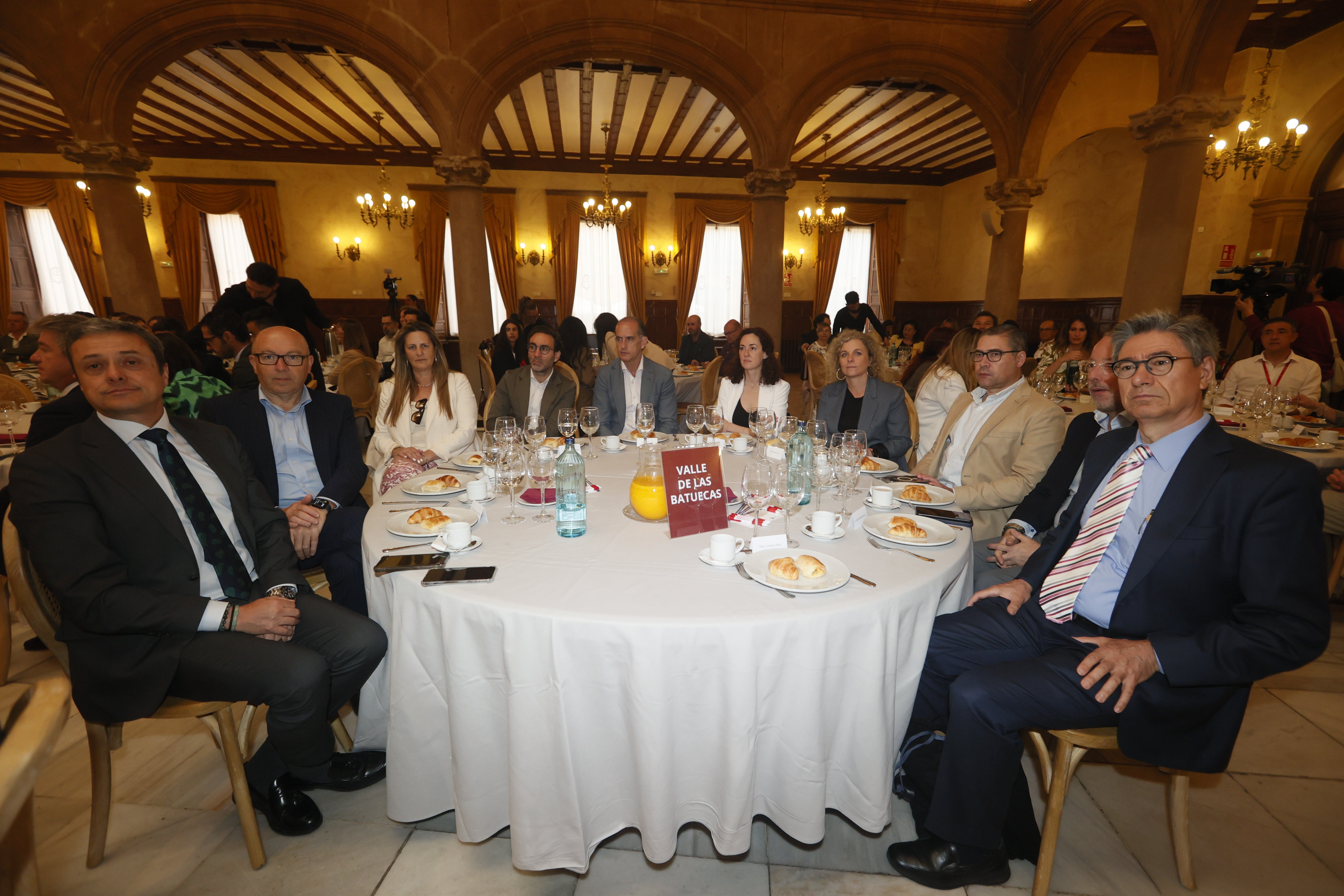 Urbano Ullán y Jesús González (Laboral Kutxa), Yolanda Moreno (Autoescuela España), Pablo Díaz y Óscar Iglesias (Recoletas Salud), Mónica Ponte (LA GACETA), Rosa Domínguez (Universidad de Salamanca), Mariano Olea (Asaja) y Julio Pindado (IME).