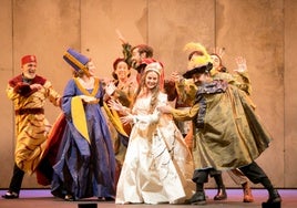 Escena del montaje Romeo y Julieta a cargo de la compañía Teatro Clásico de Sevilla.