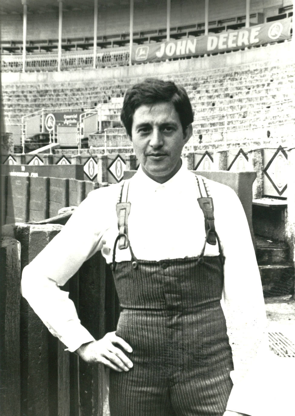 El Niño de la Capea de corto en la Plaza de Toros de La Glorieta en los años 80.