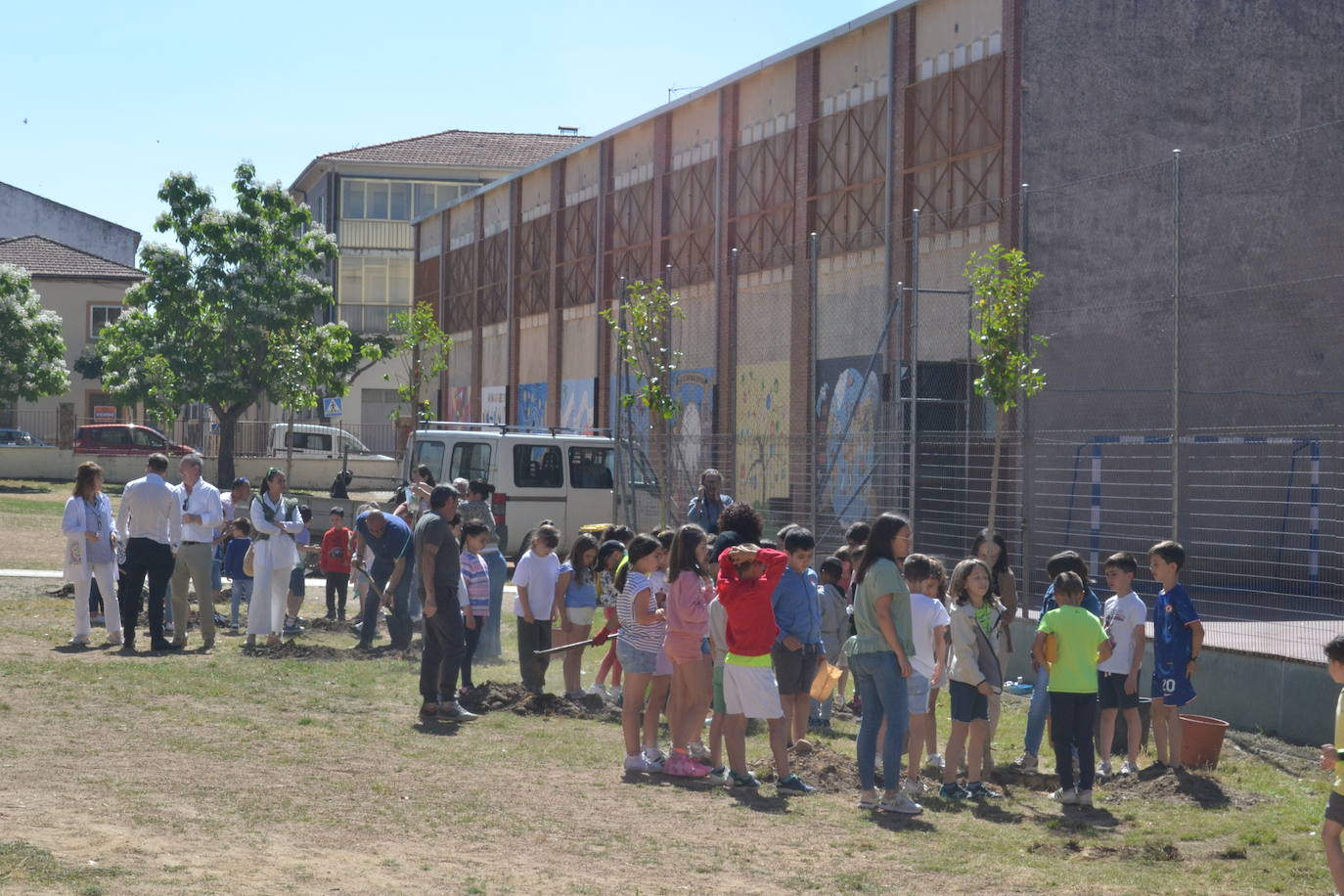 Ciudad Rodrigo celebra una multitudinaria plantación de árboles