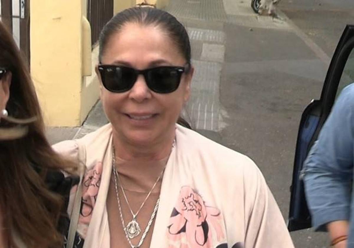 Isabel Pantoja rompe a llorar en El Rocío en su despedida más íntima