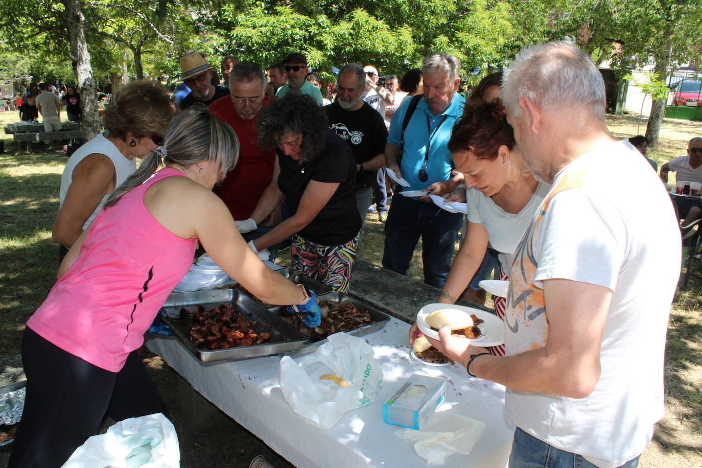 Puerto de Béjar disfruta de la romería al fresco de Santa Bárbara