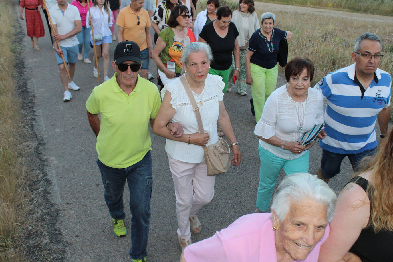 Valdefuentes de Sangusín recibe a la Virgen del Carrascal