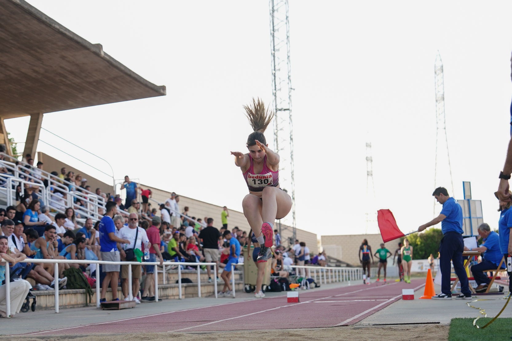 Las mejores imágenes de una gran tarde de atletismo en Las Pistas del Helmántico