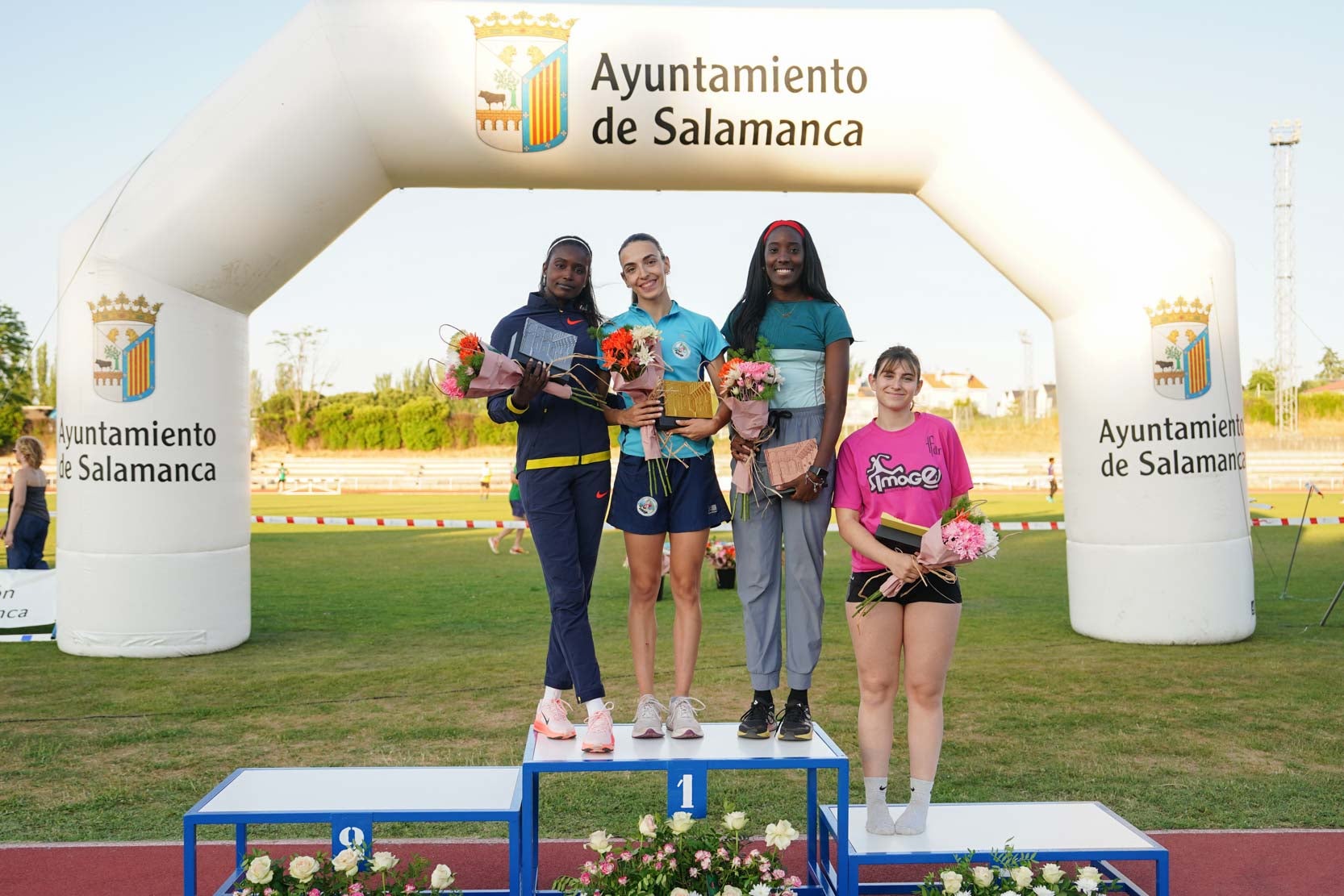 Las mejores imágenes de una gran tarde de atletismo en Las Pistas del Helmántico