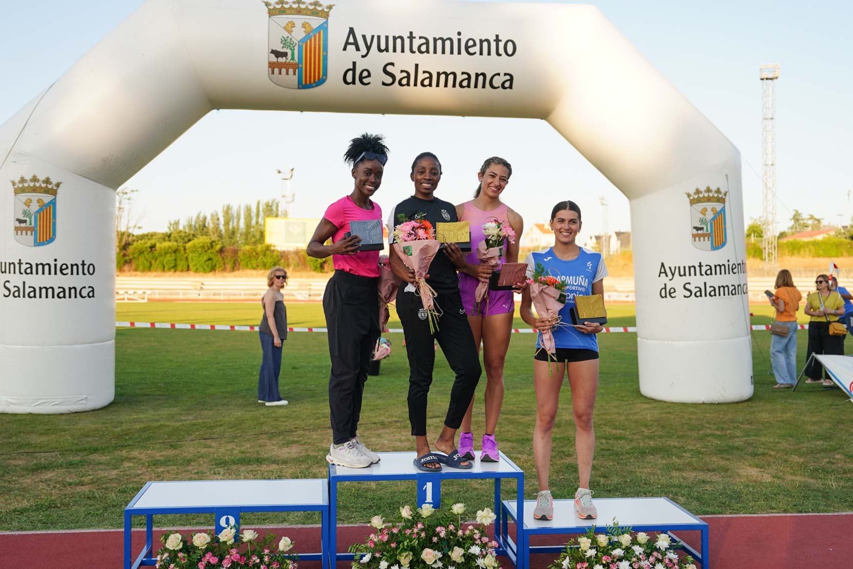 Las mejores imágenes de una gran tarde de atletismo en Las Pistas del Helmántico