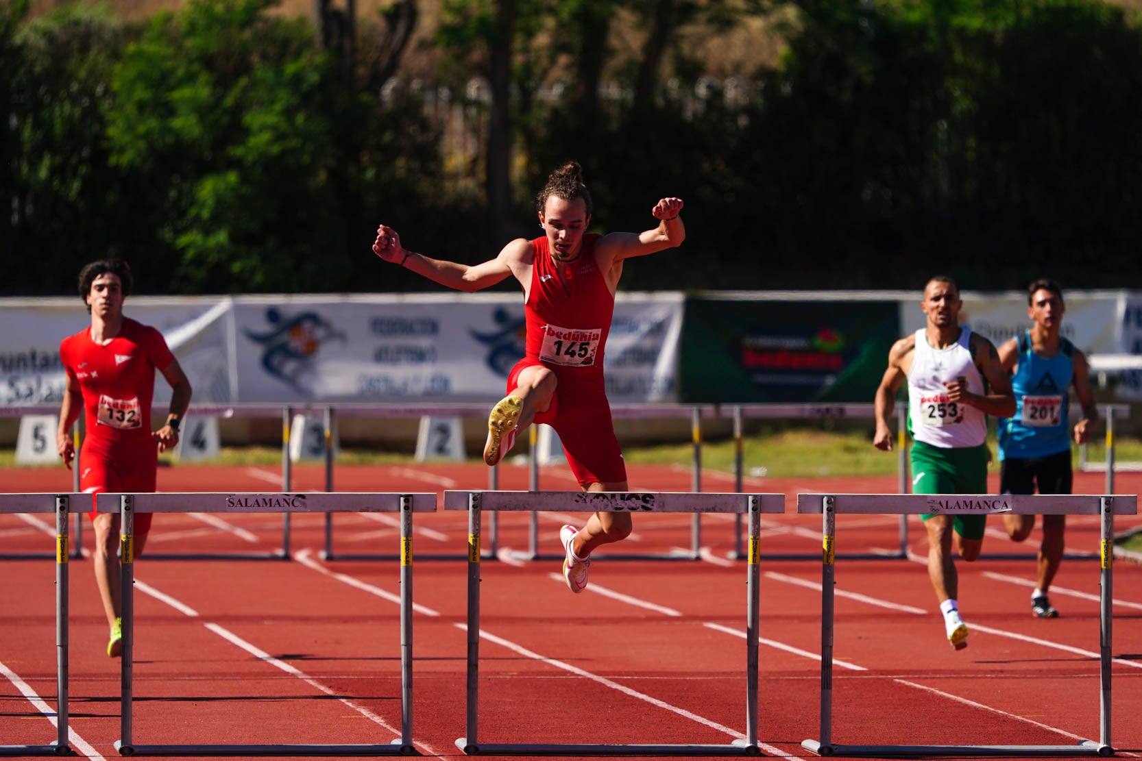 Las mejores imágenes de una gran tarde de atletismo en Las Pistas del Helmántico