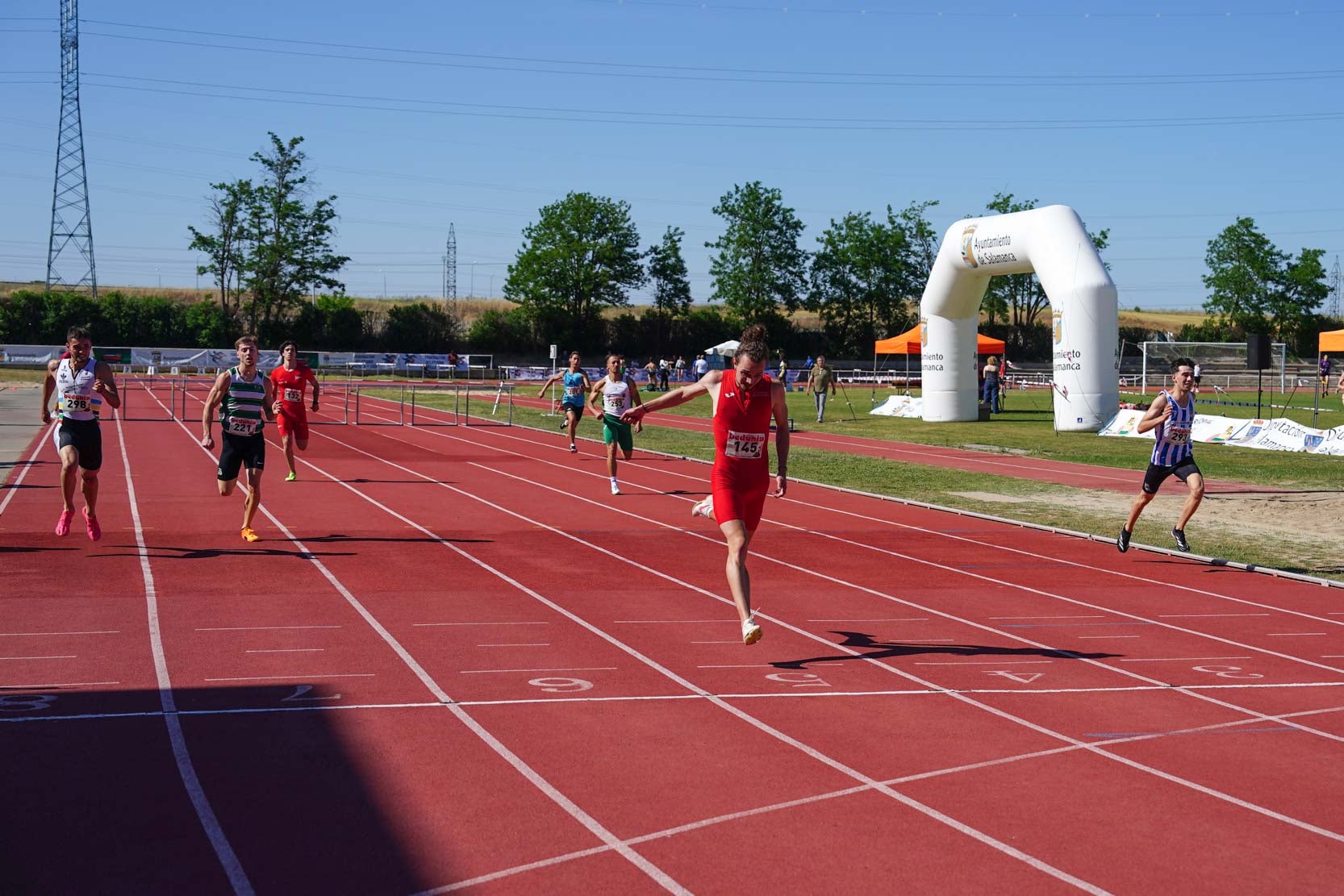 Las mejores imágenes de una gran tarde de atletismo en Las Pistas del Helmántico