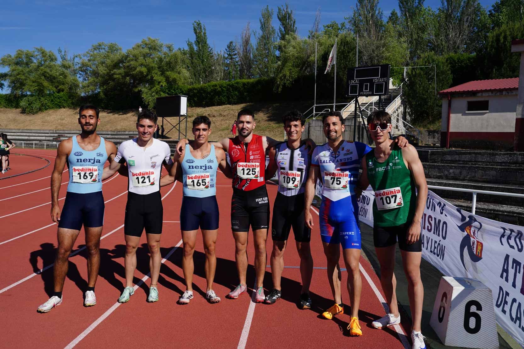 Las mejores imágenes de una gran tarde de atletismo en Las Pistas del Helmántico